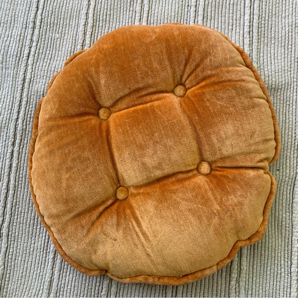 Vintage Other - Vintage orange Tufted Circular Throw Pillow round throw